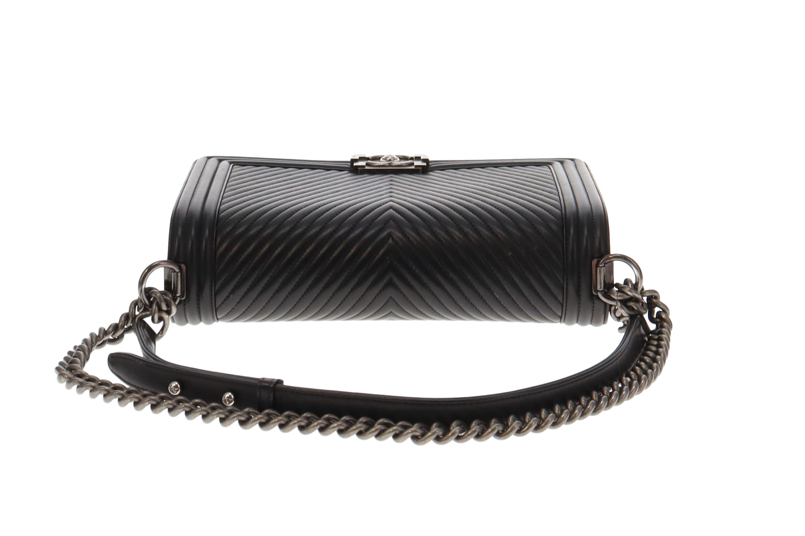 Chanel chevron boy online bag black