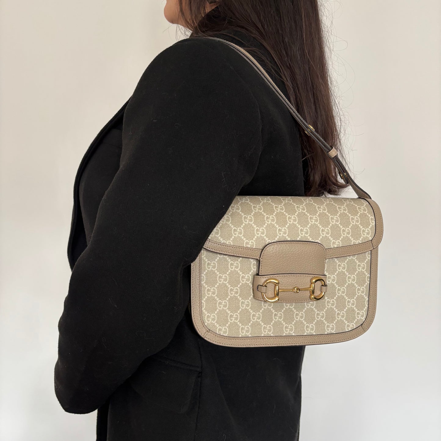 Gucci Beige and White Classic GG Supreme Horsebit 1955 Small Shoulder Bag