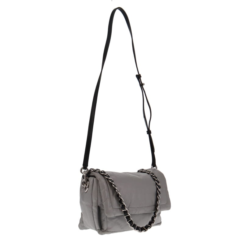 The marc jacobs quilted medallion crossbody bag hot sale