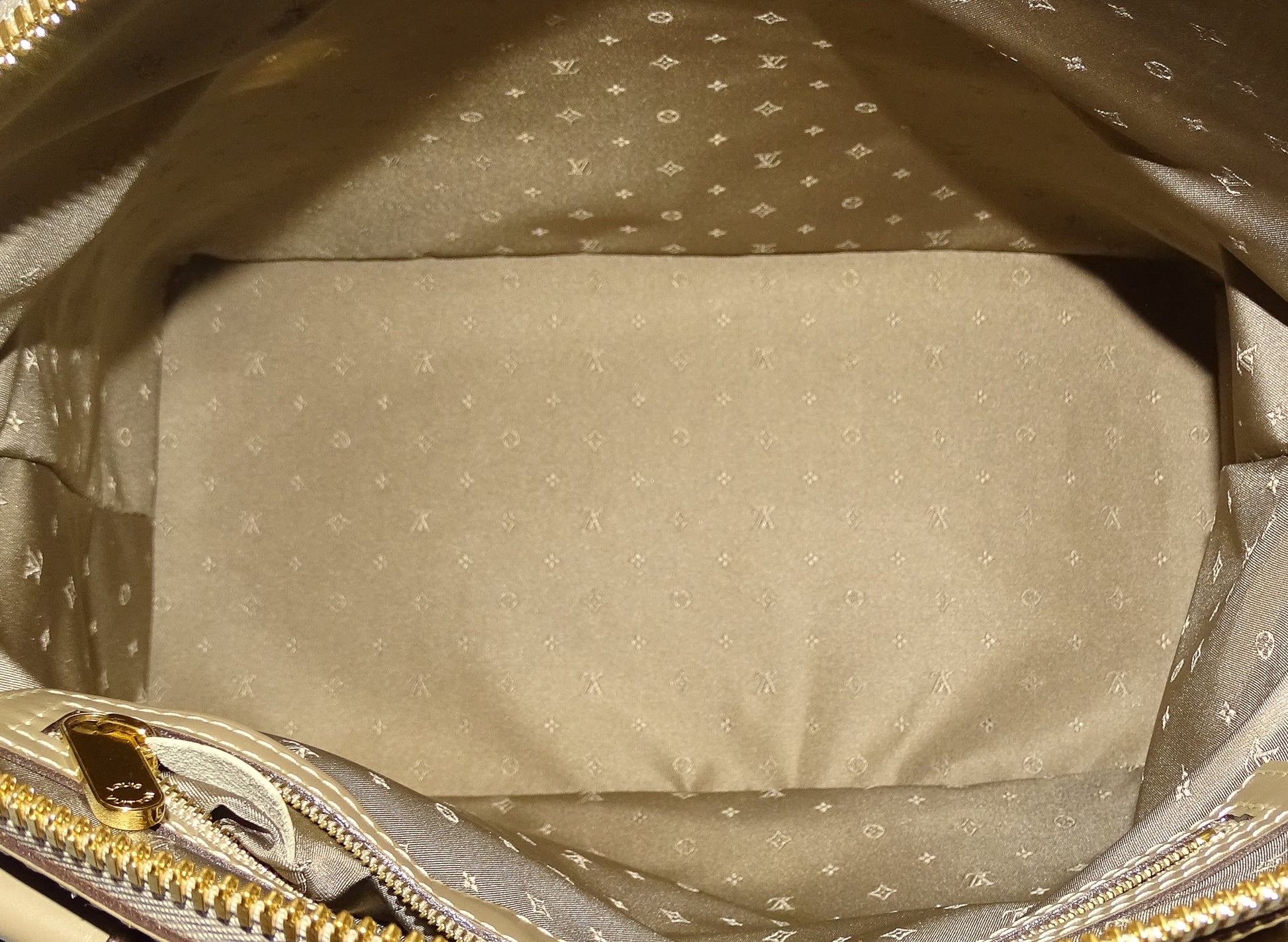 Louis Vuitton Verone Suhali Leather Lockit PM Bag